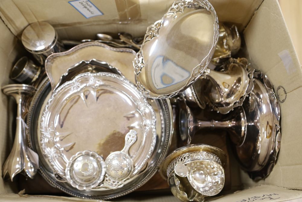 A canteen of Ryals plated flatware and miscellaneous plated items,